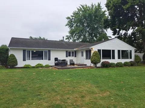 421 Wilcox Parkway Parkway, Clare MI 48617 photo 2