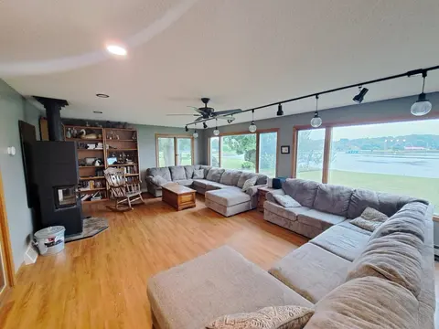 421 Wilcox Parkway Parkway, Clare MI 48617 photo 3