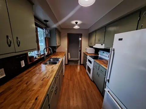 421 Wilcox Parkway Parkway, Clare MI 48617 photo 5