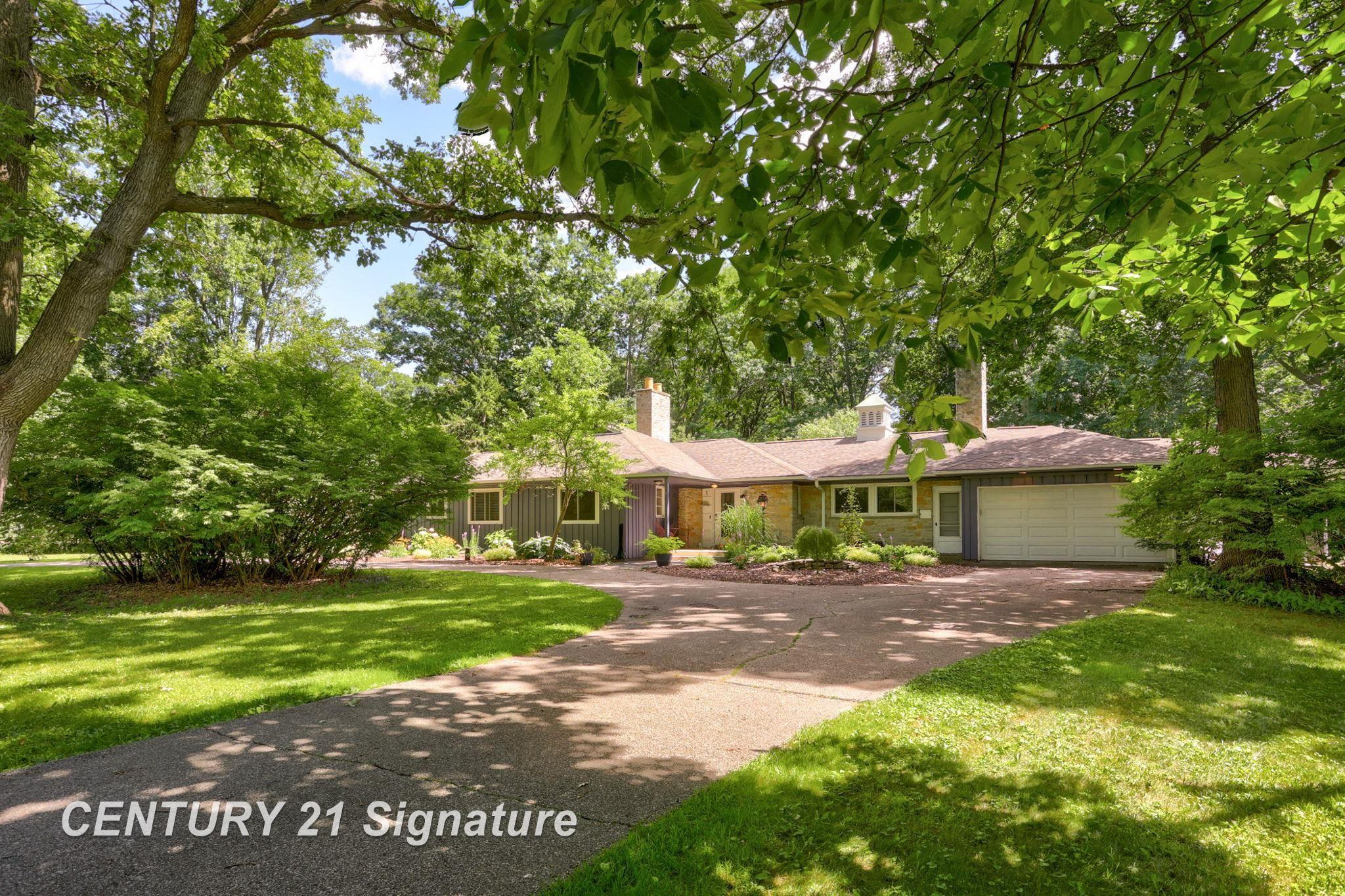 1 N Center Woods Drive, Saginaw MI 48638 photo 1