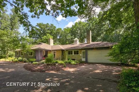 1 N Center Woods Drive, Saginaw MI 48638 photo 3