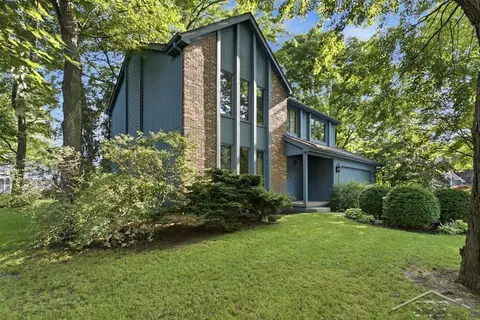 2305 Plymouth Street, Midland MI 48642 photo 2