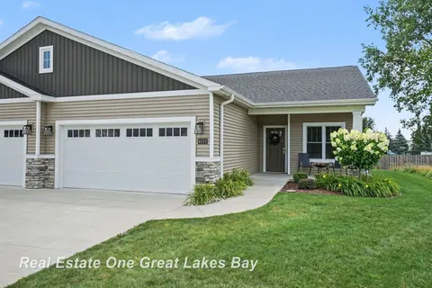 4111 Woodburn Court, Saginaw MI 48603 photo 2