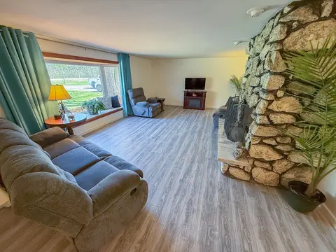 4121 W Shaffer Road, Coleman MI 48618 photo 2