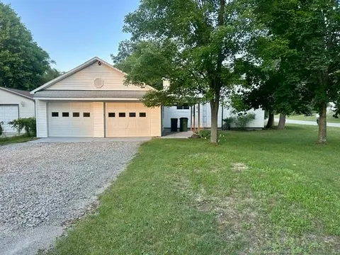 706 W Beech Street, Gladwin MI 48624 photo 2