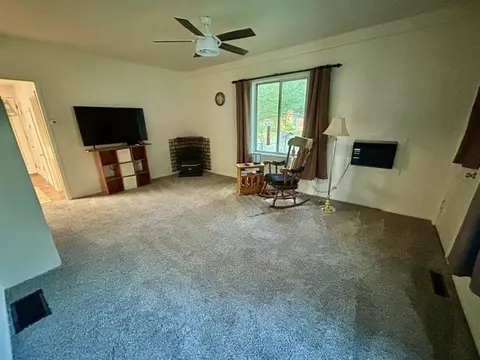 706 W Beech Street, Gladwin MI 48624 photo 4