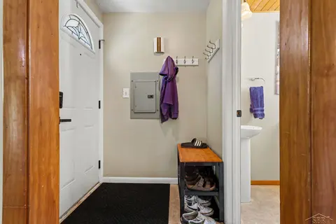 2554 E Ashby Road, Midland MI 48640 photo 5