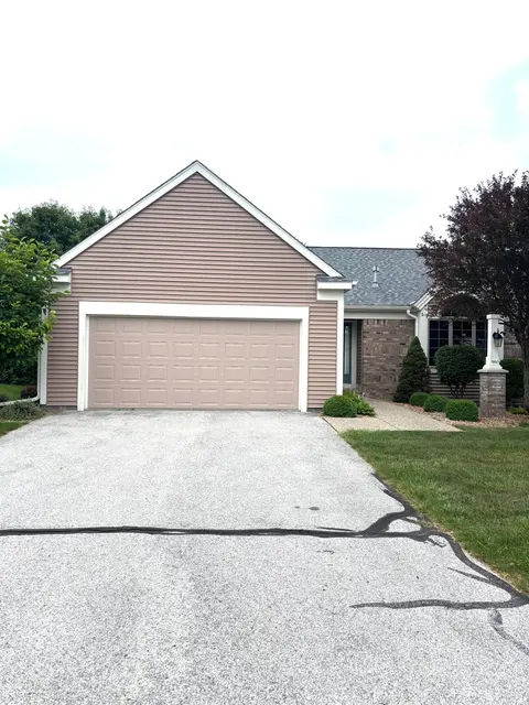 5660 Firethorne Drive, Bay City MI 48706 condo for sale