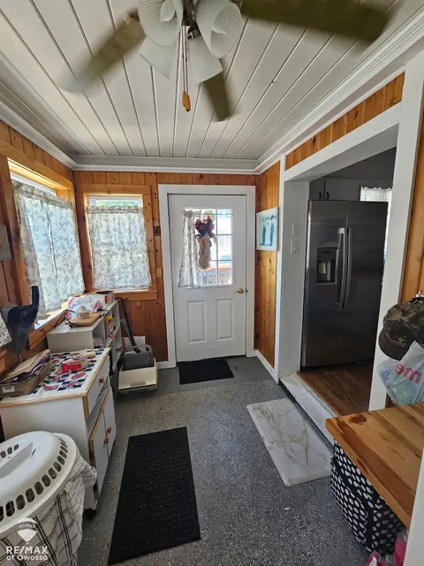 614 E Oliver Street, Owosso MI 48867 photo 3