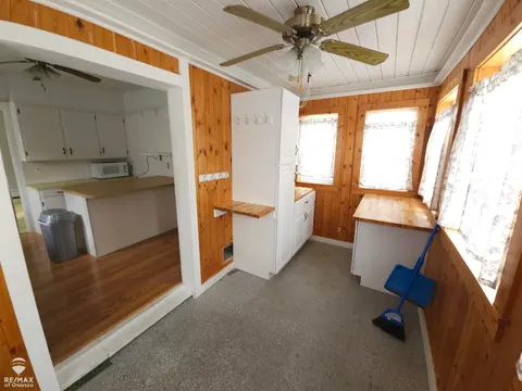614 E Oliver Street, Owosso MI 48867 photo 4