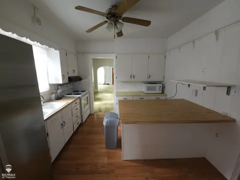614 E Oliver Street, Owosso MI 48867 photo 5