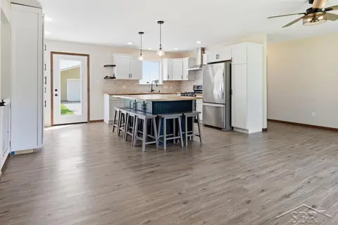 1790 Midland Road, Bay City MI 48706 photo 4