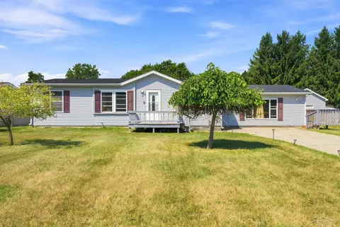97 N Flower Street, Croswell MI 48422 photo 2