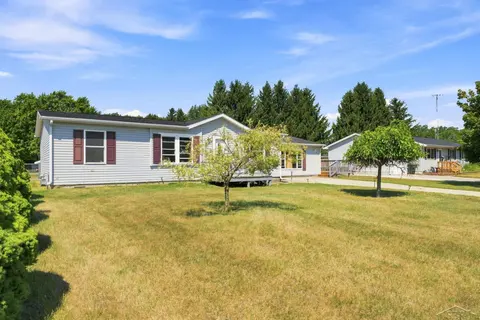 97 N Flower Street, Croswell MI 48422 photo 4