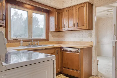 533 Fletcher Street, Owosso MI 48867 photo 3