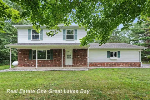 2289 S Brennan Road, Hemlock MI 48626 home for sale