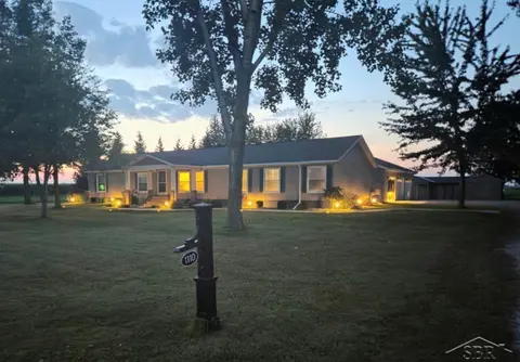 1110 W Townline 14 Road, Auburn MI 48611 photo 2