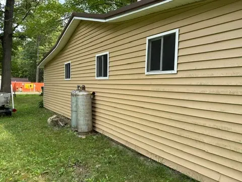 4899 Glenwood Drive, Harrison MI 48625 photo 2