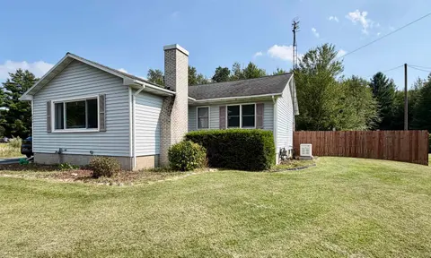2290 E Cody Estey Road, Pinconning MI 48650 photo 3