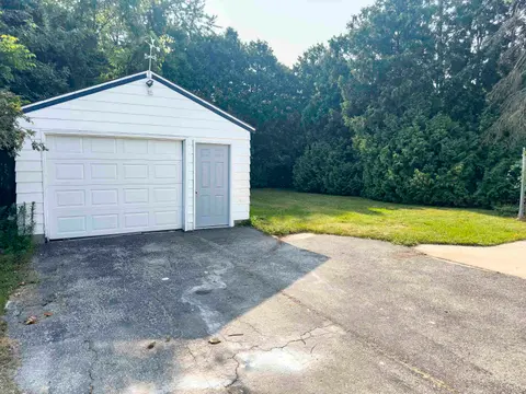 707 Burns Street, Essexville MI 48732 photo 4