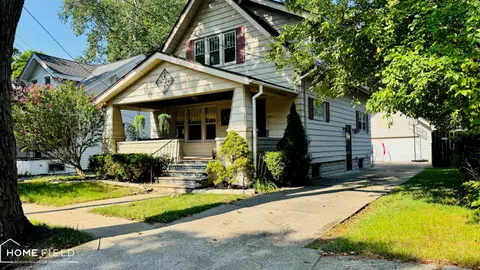 813 N Ball Street, Owosso MI 48867 home for sale