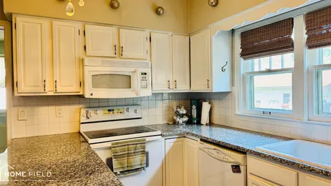 813 N Ball Street, Owosso MI 48867 photo 2