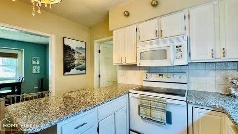 813 N Ball Street, Owosso MI 48867 photo 3