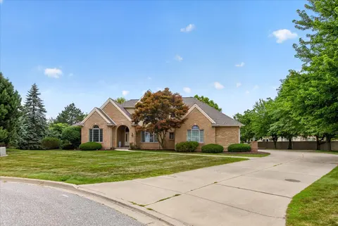 4258 S Autumn Ridge, Saginaw MI 48603 photo 5