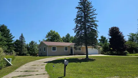 5304 Worchester Way, Gladwin MI 48624 photo 2