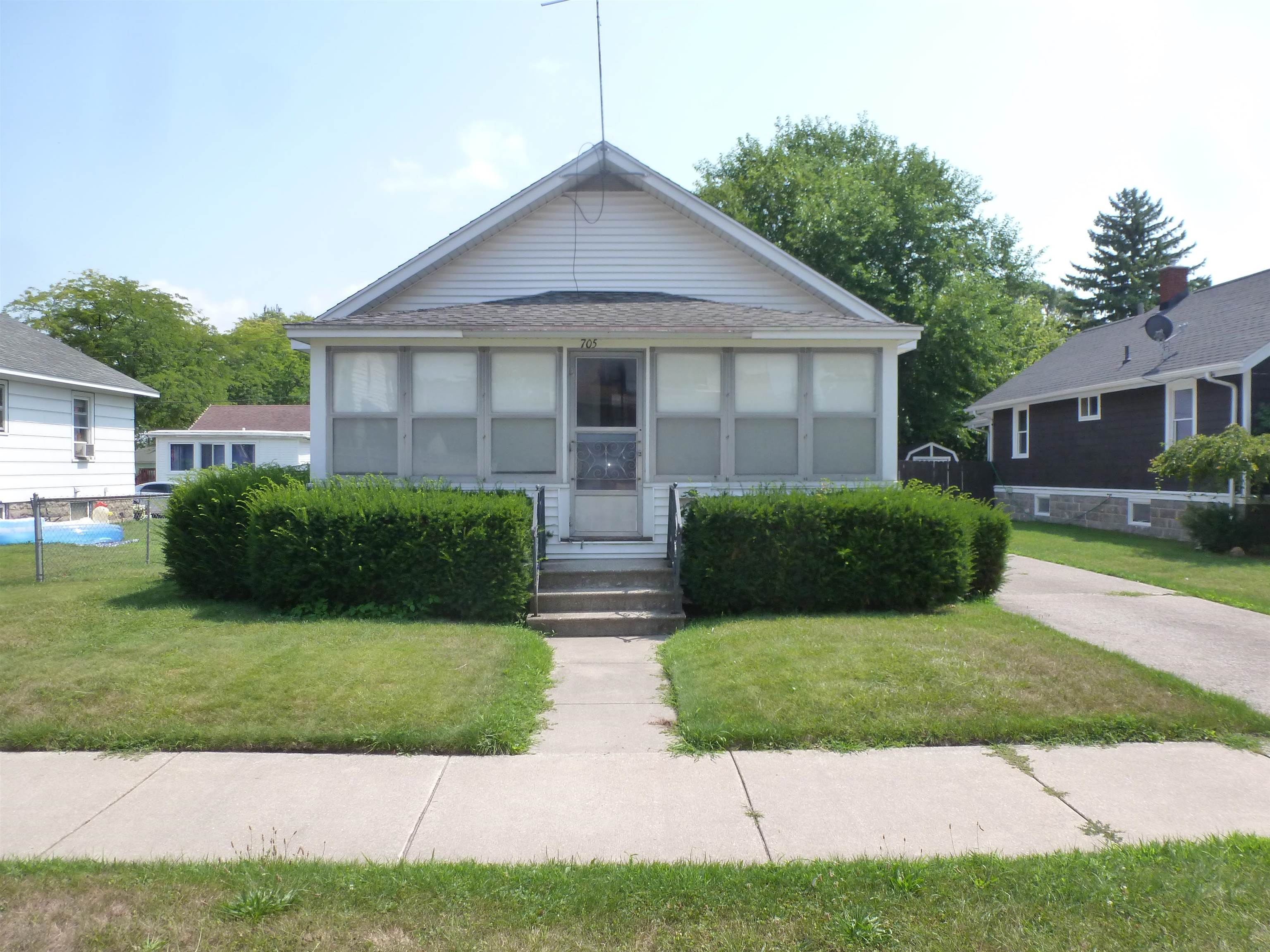 705 Stanton Street, Bay City MI 48708 photo 1