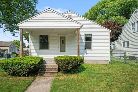 501 Sidney Street, Bay City MI 48706 photo 2