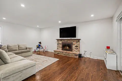 3229 Delevan Drive, Saginaw MI 48603 photo 3
