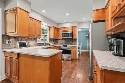 3229 Delevan Drive, Saginaw MI 48603 photo 5