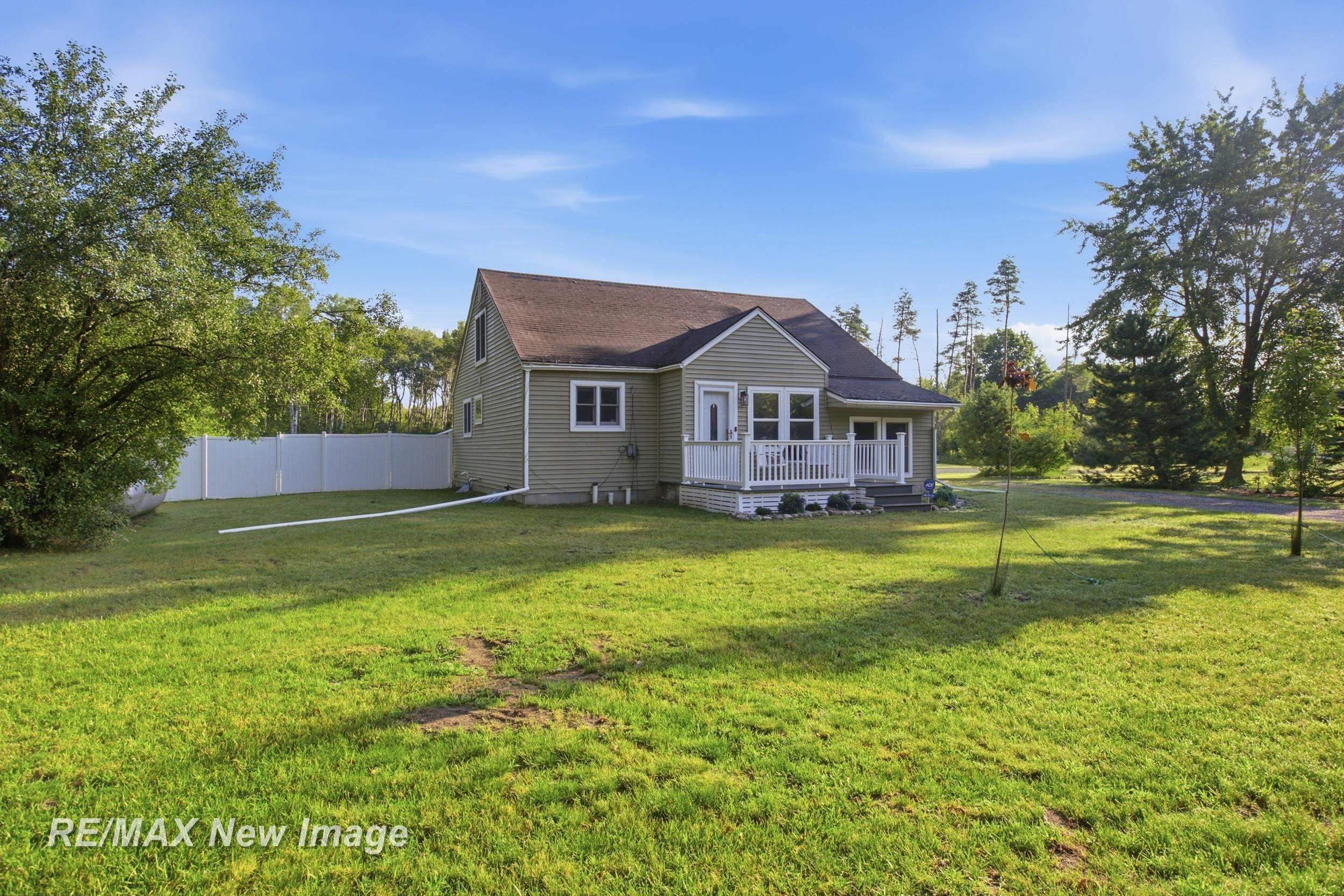 740 W Pine River Road, Midland MI 48640 photo 1