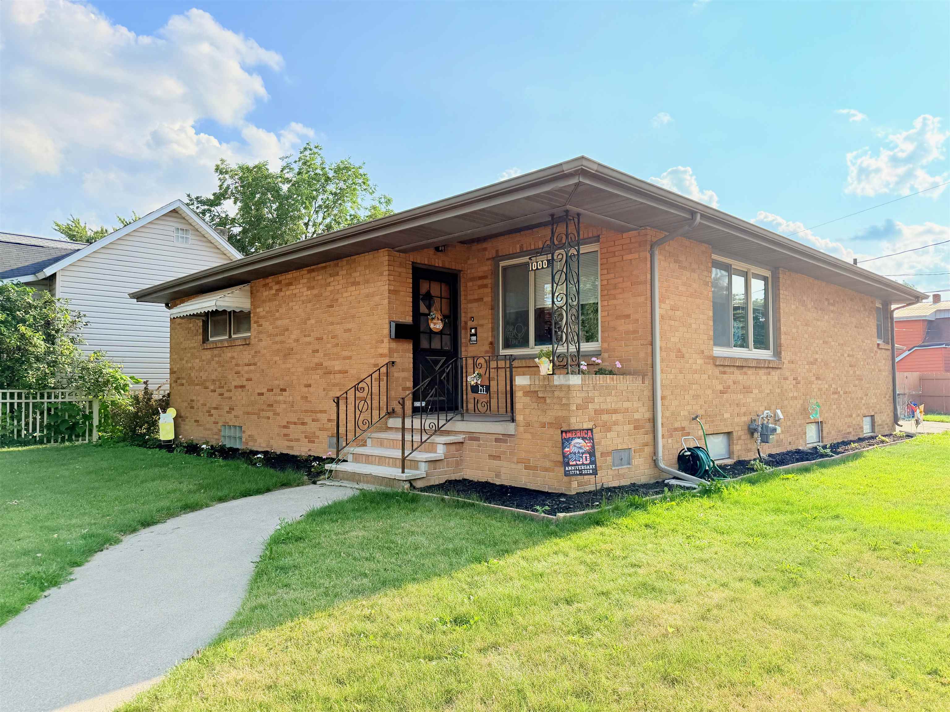1000 S Monroe Street, Bay City MI 48708 photo 1