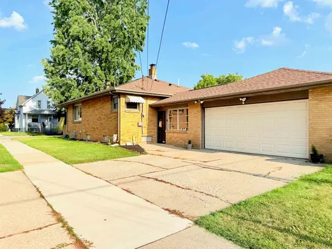 1000 S Monroe Street, Bay City MI 48708 photo 2