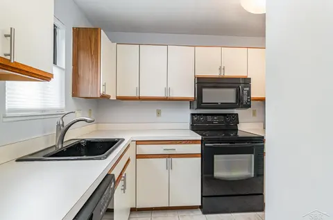 301 S Walnut Street, Bay City MI 48706 photo 3