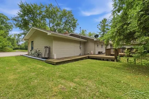 2890 S Hoover Avenue, Gladwin MI 48624 photo 5