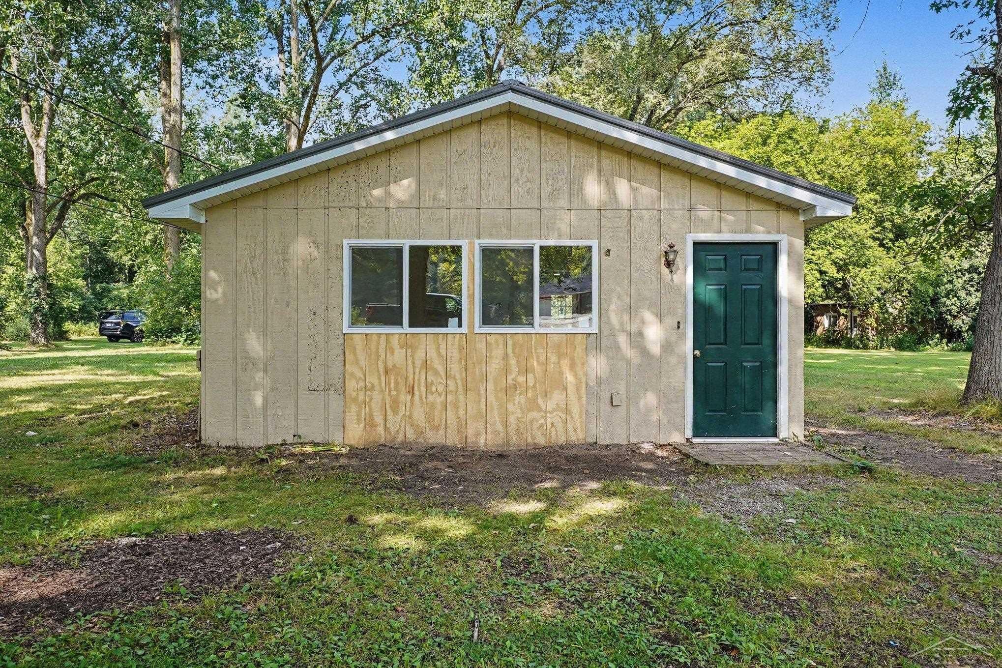 155 N Meridian Road, Midland MI 48640 photo 1