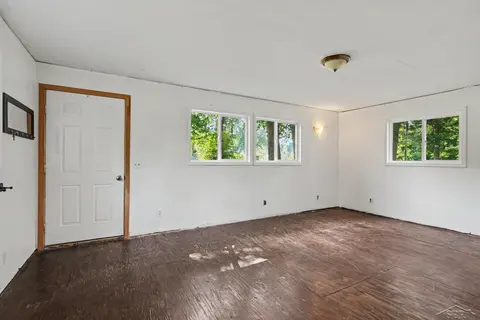 155 N Meridian Road, Midland MI 48640 photo 4