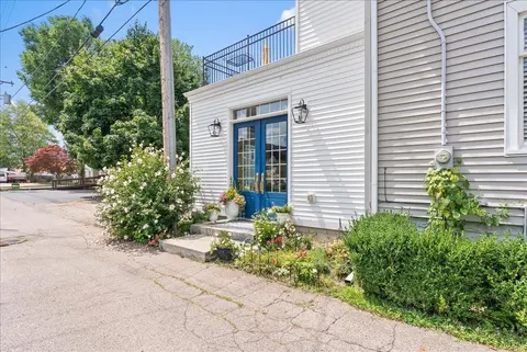 215 W Williams Street, Owosso MI 48867 photo 2