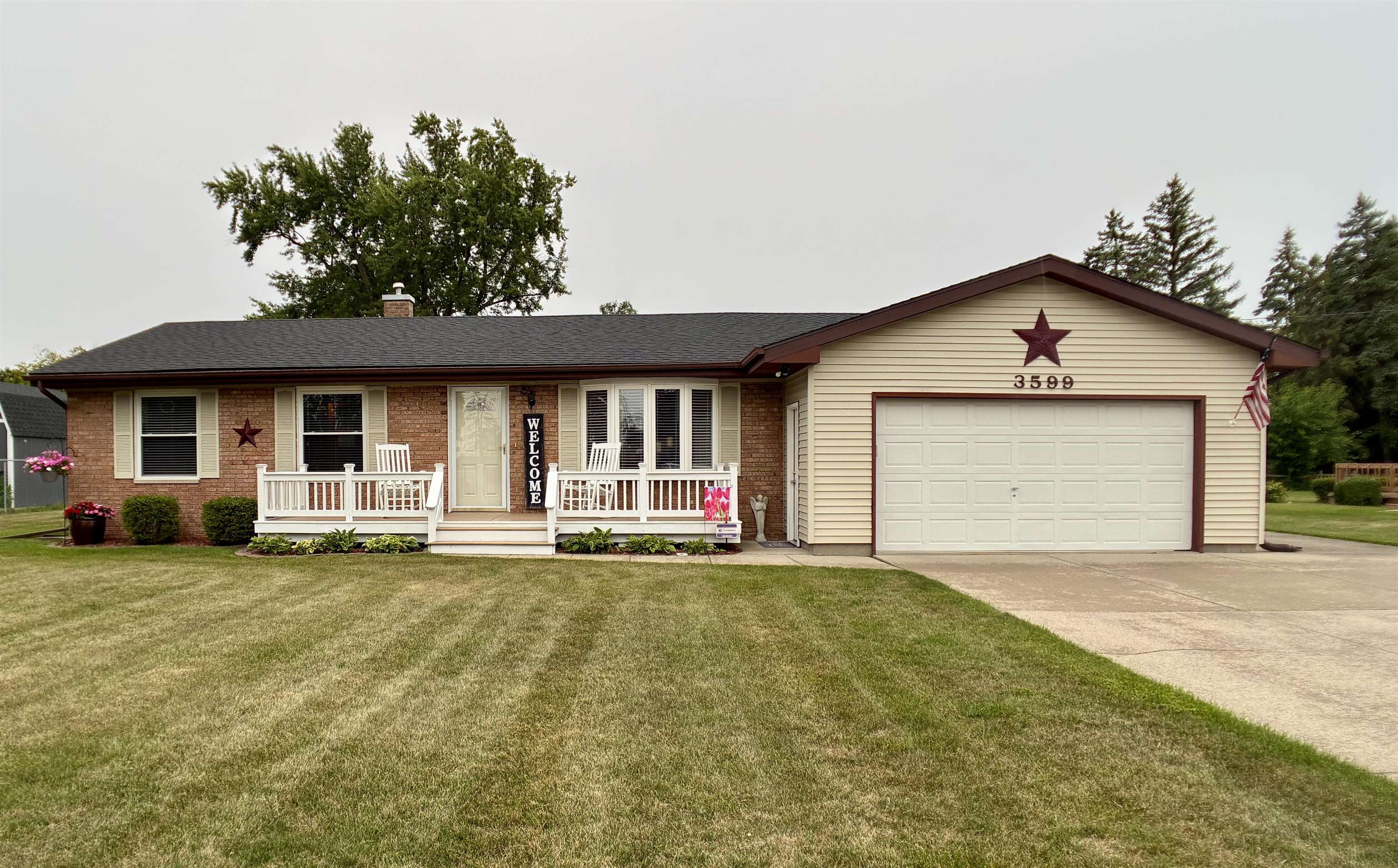 3599 Seville Lane, Saginaw MI 48604 photo 1