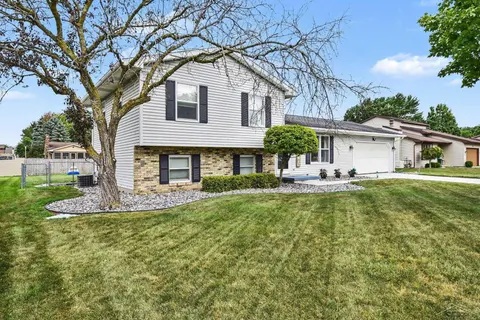 3615 Desert Drive, Saginaw MI 48603 photo 3