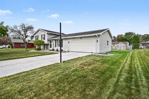3615 Desert Drive, Saginaw MI 48603 photo 4