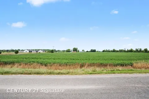 9000 Carter Road, Freeland MI 48623 photo 2