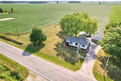 1670 S Portsmouth Road, Saginaw MI 48601 photo 2