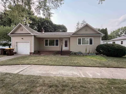 404 S Elizabeth Street, Mount Pleasant MI 48858 home for sale