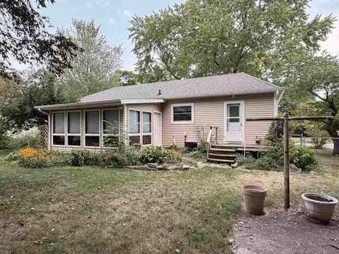 404 S Elizabeth Street, Mount Pleasant MI 48858 photo 2