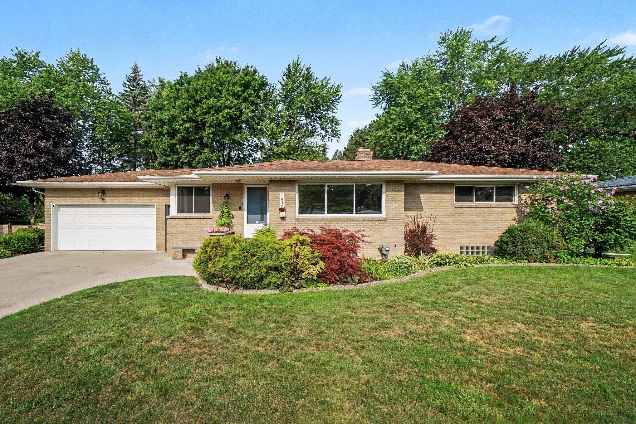 4652 Beverly Lane, Bay City MI 48706 photo 1