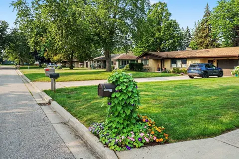 4652 Beverly Lane, Bay City MI 48706 photo 2